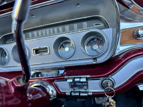 Used-1960-Pontiac-Bonneville-convertible