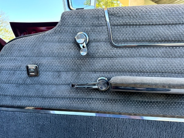 Used-1960-Pontiac-Bonneville-convertible