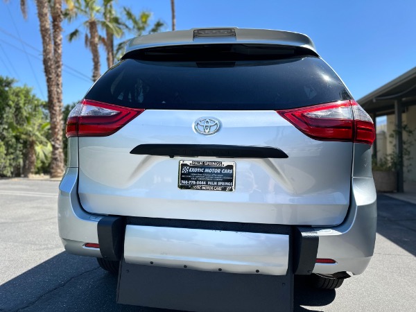 Used-2020-Toyota-Sienna-Passenger