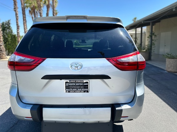 Used-2020-Toyota-Sienna-Passenger