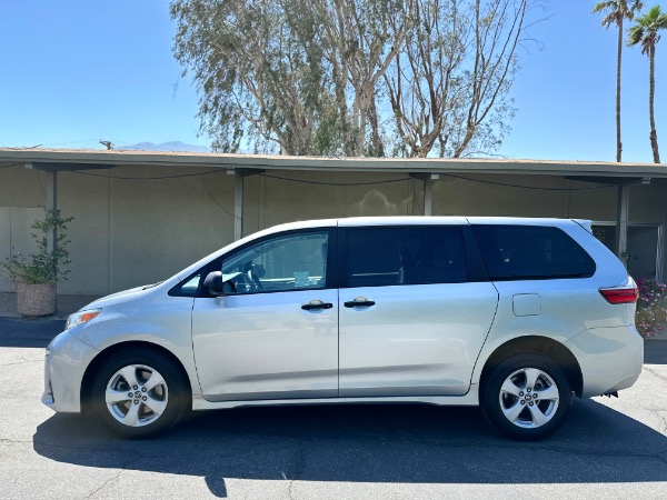 Used-2020-Toyota-Sienna-Passenger