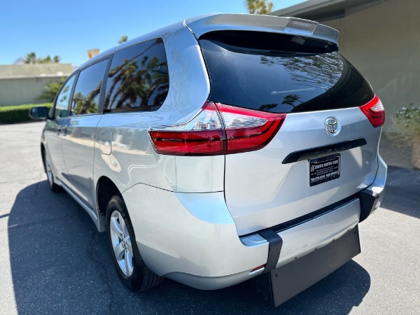 Used-2020-Toyota-Sienna-Passenger