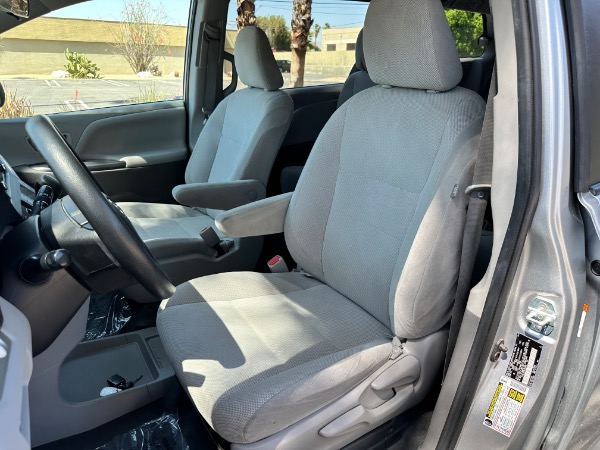 Used-2020-Toyota-Sienna-Passenger