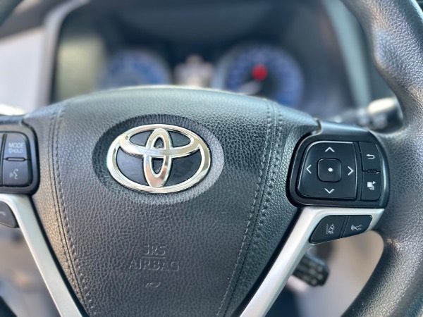 Used-2020-Toyota-Sienna-Passenger