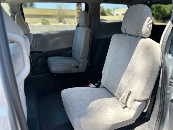 Used-2020-Toyota-Sienna-Passenger