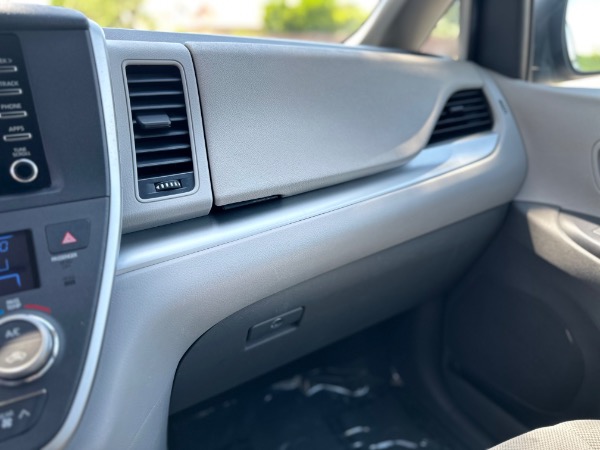 Used-2020-Toyota-Sienna-Passenger