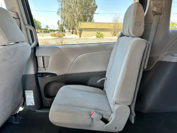 Used-2020-Toyota-Sienna-Passenger