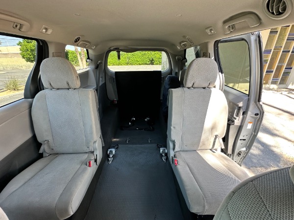 Used-2020-Toyota-Sienna-Passenger
