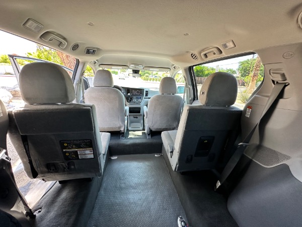 Used-2020-Toyota-Sienna-Passenger