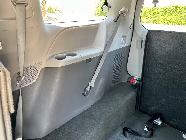 Used-2020-Toyota-Sienna-Passenger