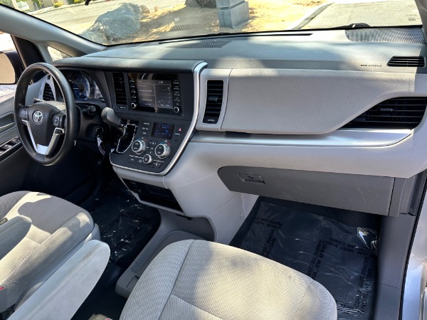 Used-2020-Toyota-Sienna-Passenger