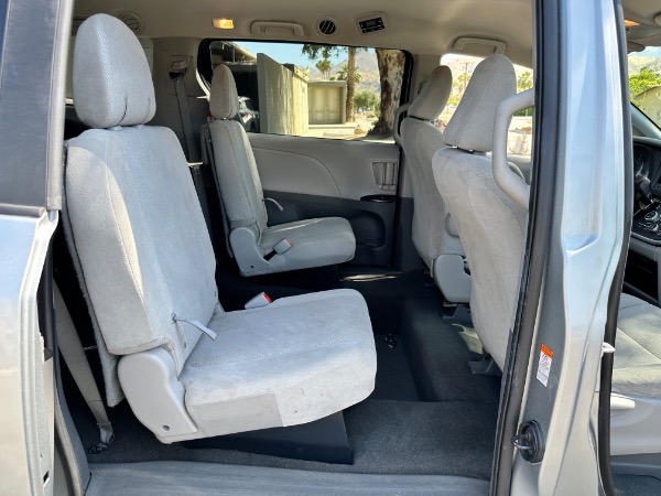 Used-2020-Toyota-Sienna-Passenger