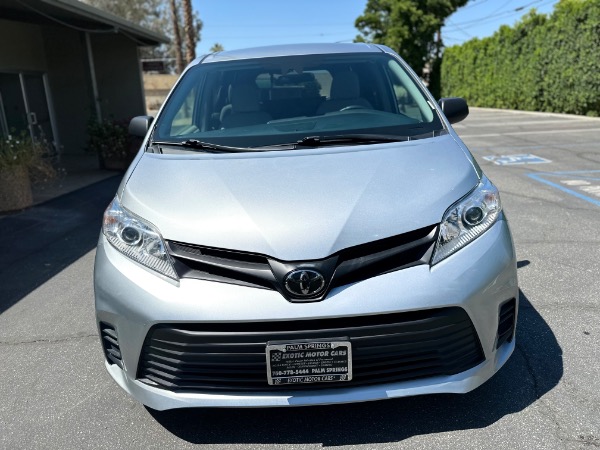 Used-2020-Toyota-Sienna-Passenger