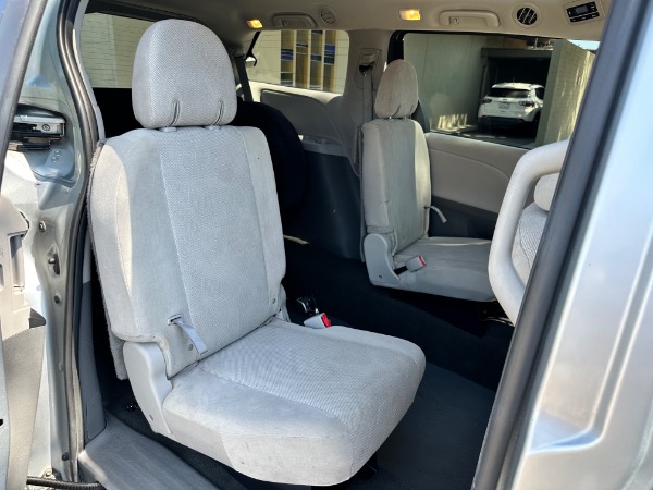 Used-2020-Toyota-Sienna-Passenger