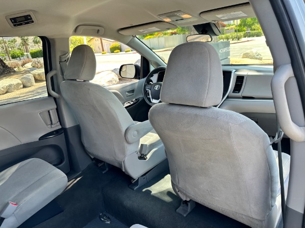Used-2020-Toyota-Sienna-Passenger