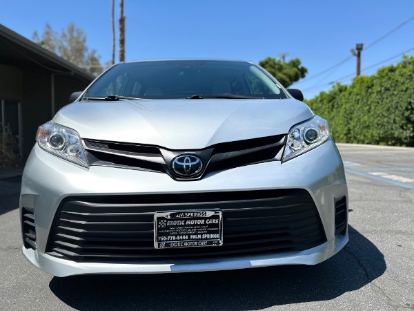Used-2020-Toyota-Sienna-Passenger