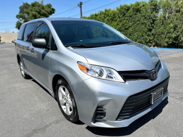 Used-2020-Toyota-Sienna-Passenger