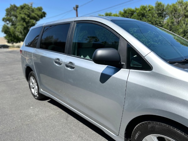 Used-2020-Toyota-Sienna-Passenger