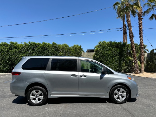 Used-2020-Toyota-Sienna-Passenger