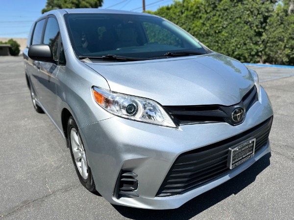 Used-2020-Toyota-Sienna-Passenger