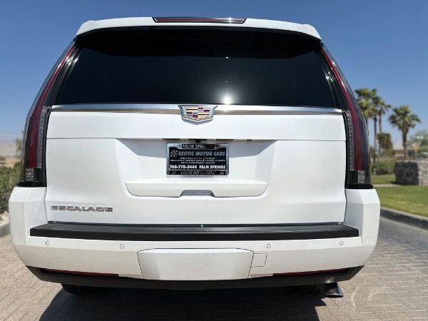 Used-2016-Cadillac-Escalade-Platinum