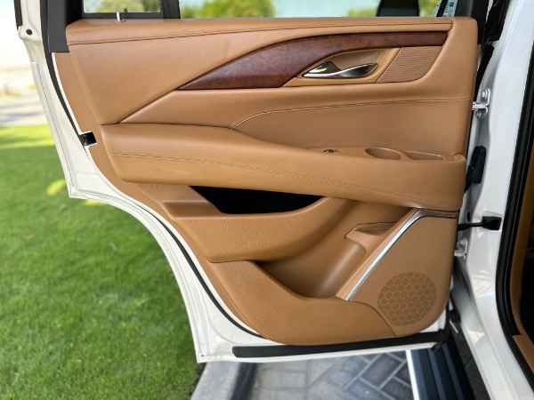 Used-2016-Cadillac-Escalade-Platinum