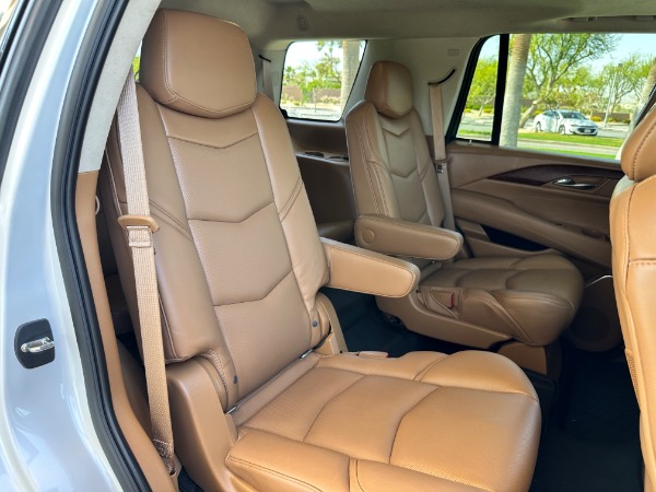 Used-2016-Cadillac-Escalade-Platinum