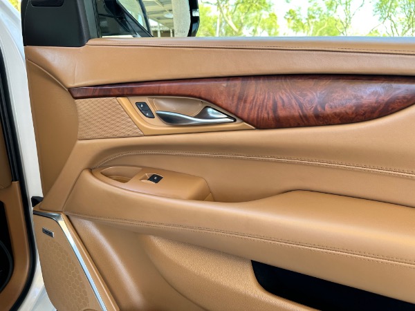 Used-2016-Cadillac-Escalade-Platinum
