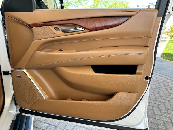 Used-2016-Cadillac-Escalade-Platinum