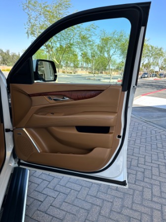 Used-2016-Cadillac-Escalade-Platinum