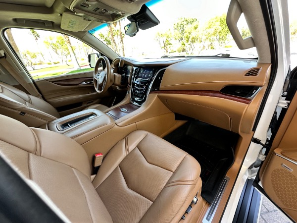 Used-2016-Cadillac-Escalade-Platinum
