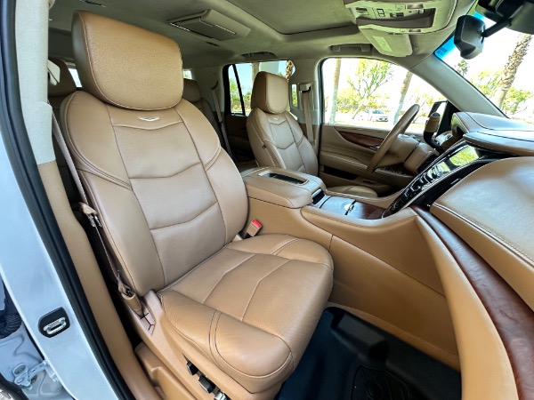 Used-2016-Cadillac-Escalade-Platinum