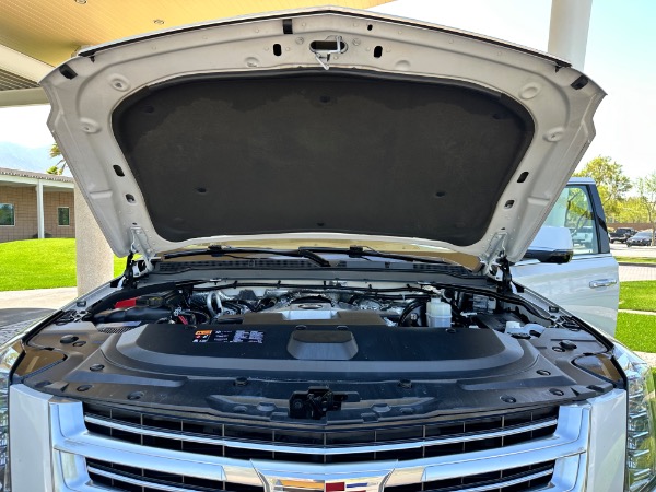 Used-2016-Cadillac-Escalade-Platinum