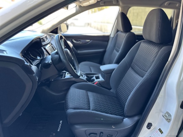 Used-2020-Nissan-Rogue-SV