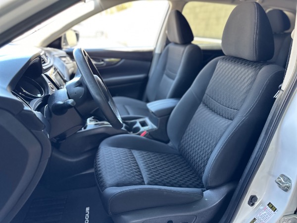 Used-2020-Nissan-Rogue-SV