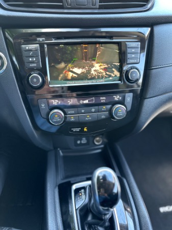 Used-2020-Nissan-Rogue-SV