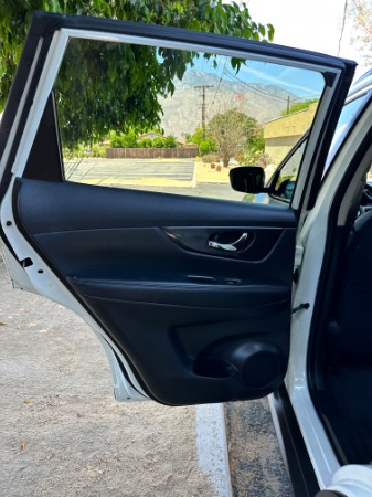 Used-2020-Nissan-Rogue-SV