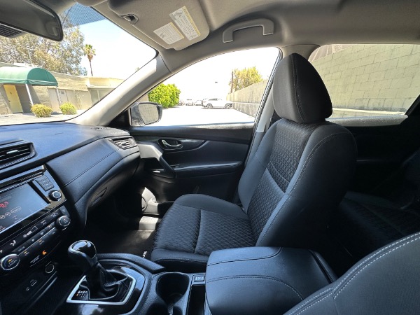 Used-2020-Nissan-Rogue-SV