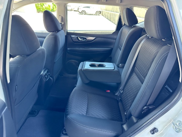 Used-2020-Nissan-Rogue-SV