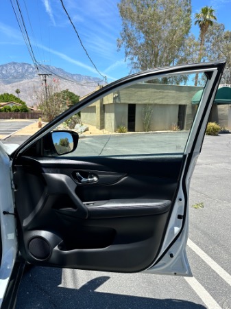 Used-2020-Nissan-Rogue-SV