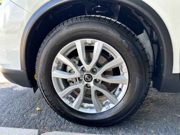 Used-2020-Nissan-Rogue-SV
