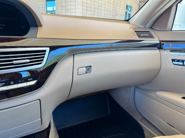 Used-2012-Mercedes-Benz-S-Class-S-550-4MATIC
