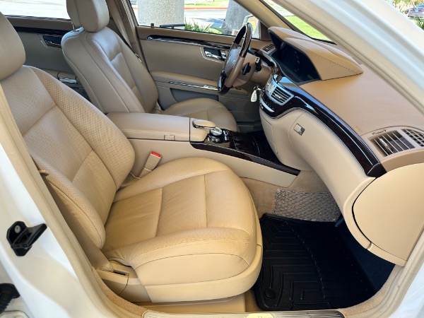 Used-2012-Mercedes-Benz-S-Class-S-550-4MATIC