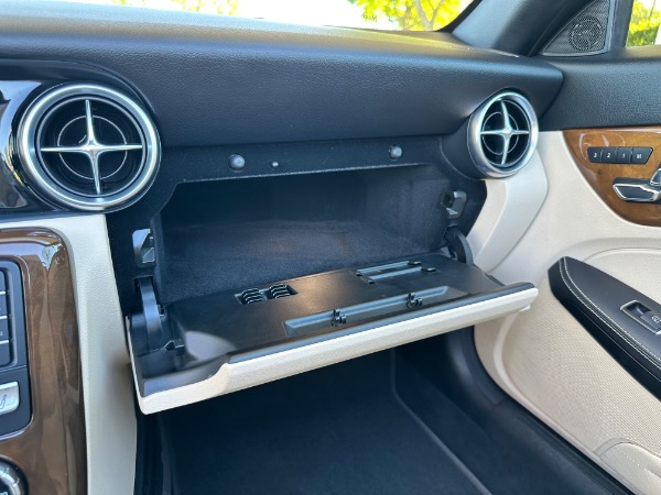 Used-2019-Mercedes-Benz-SLC-SLC-300