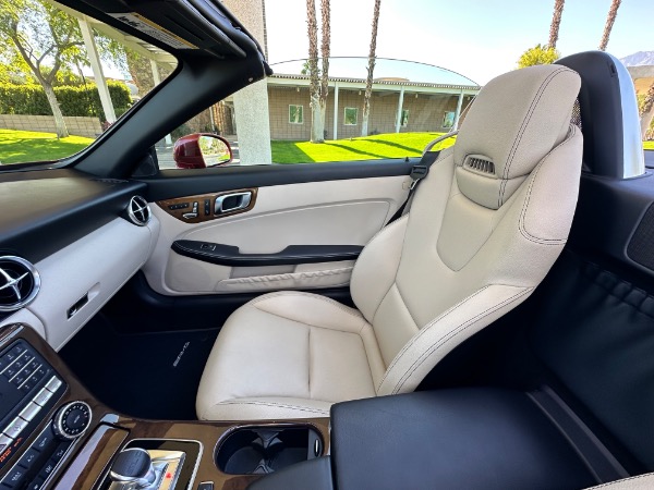 Used-2019-Mercedes-Benz-SLC-SLC-300