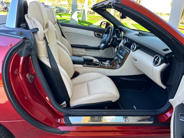 Used-2019-Mercedes-Benz-SLC-SLC-300